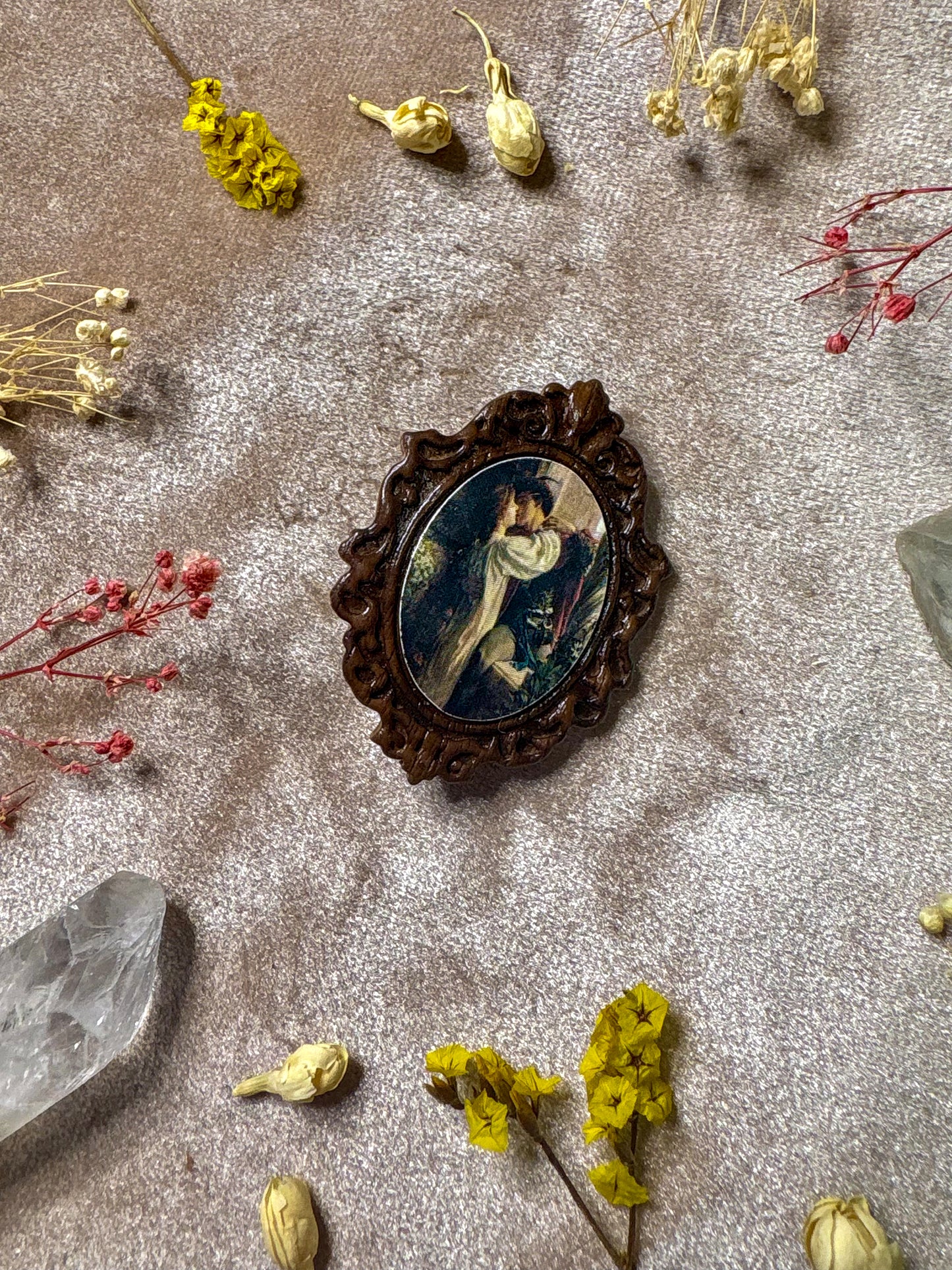 Romeo and Juliet Art Pin