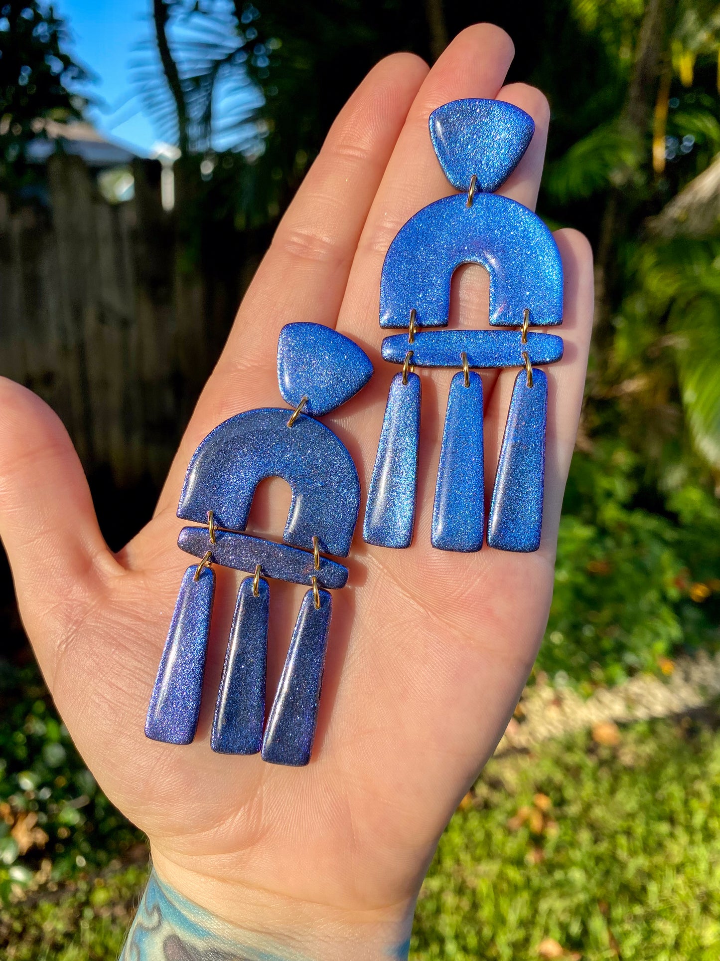 Organic Arch Statement Color Shift (Sparkly Blue/Purple) Earrings