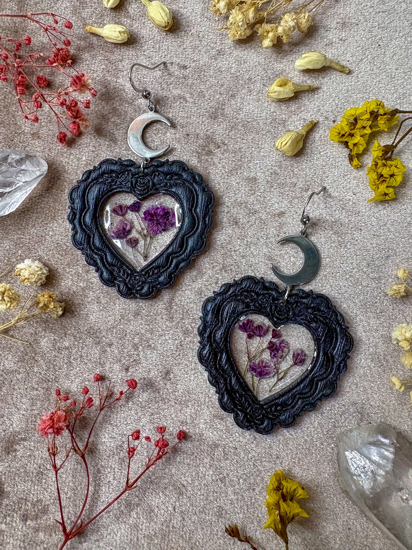 Black Vintage Heart Frame Earrings