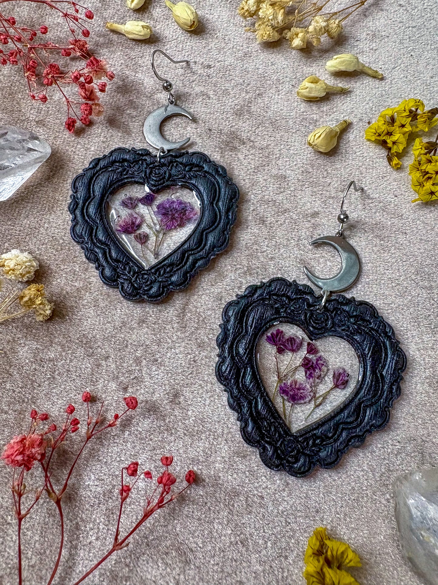 Black Vintage Heart Frame Earrings