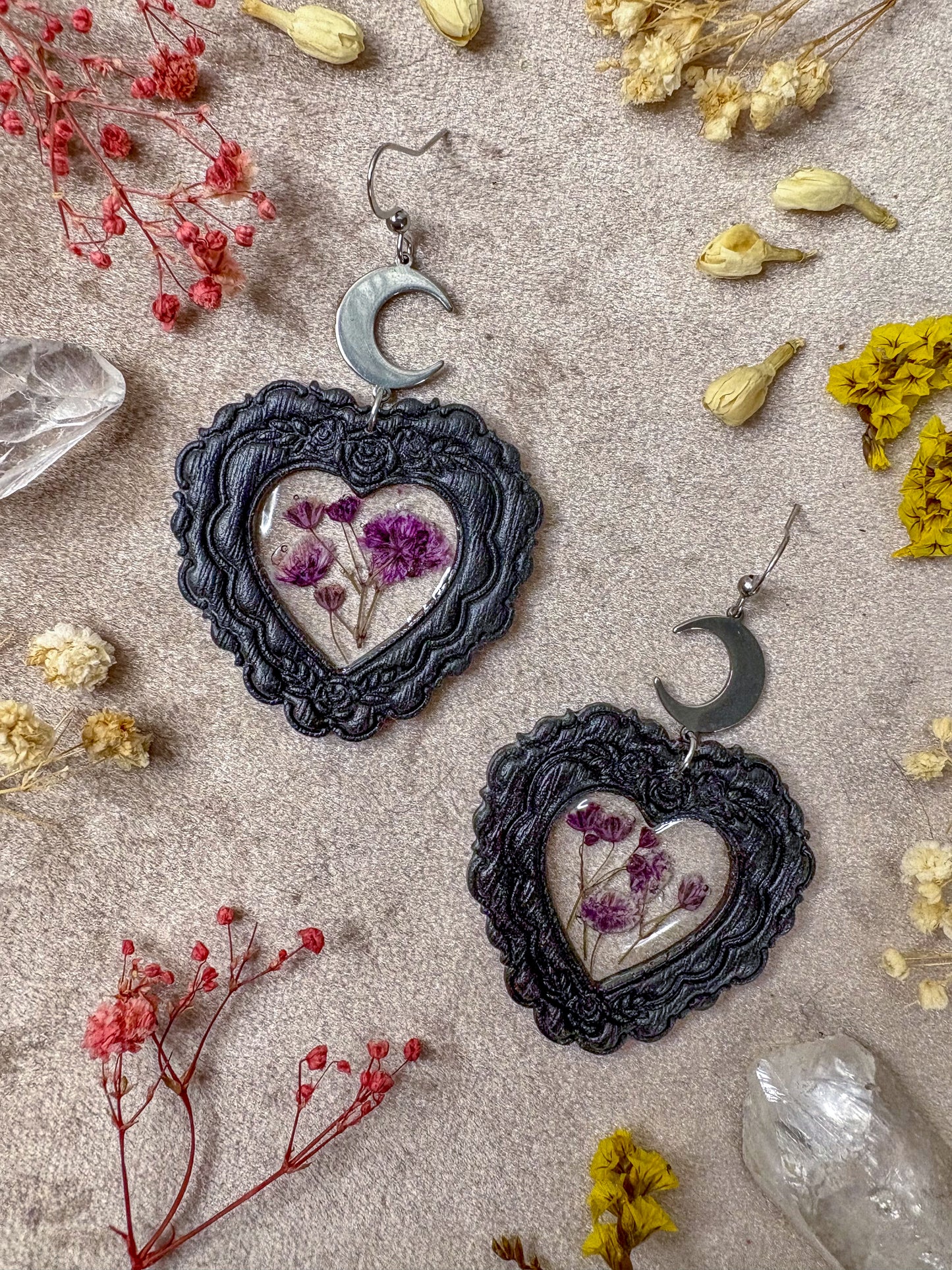 Black Vintage Heart Frame Earrings