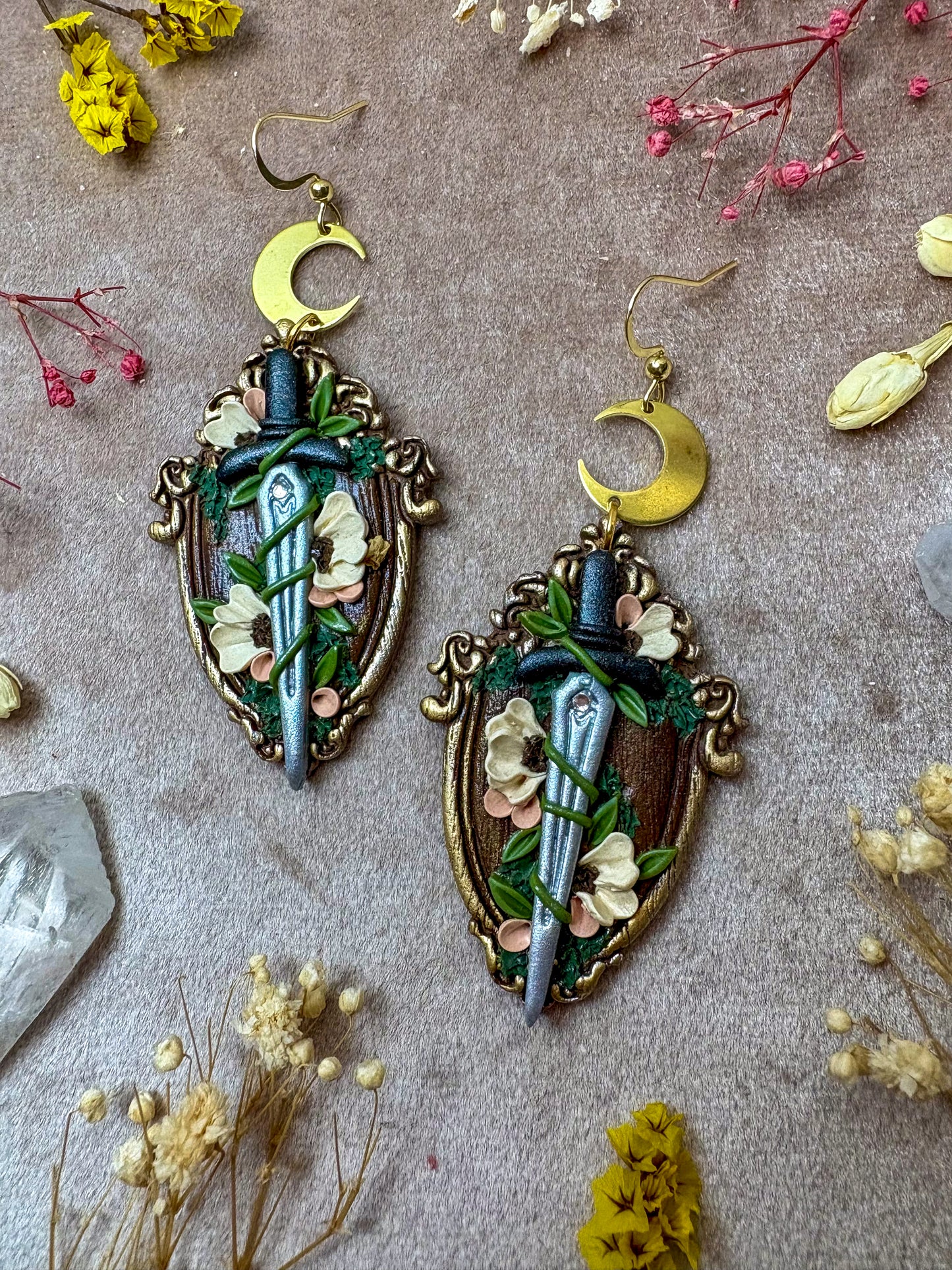 Gold Frame Floral Sword Earrings