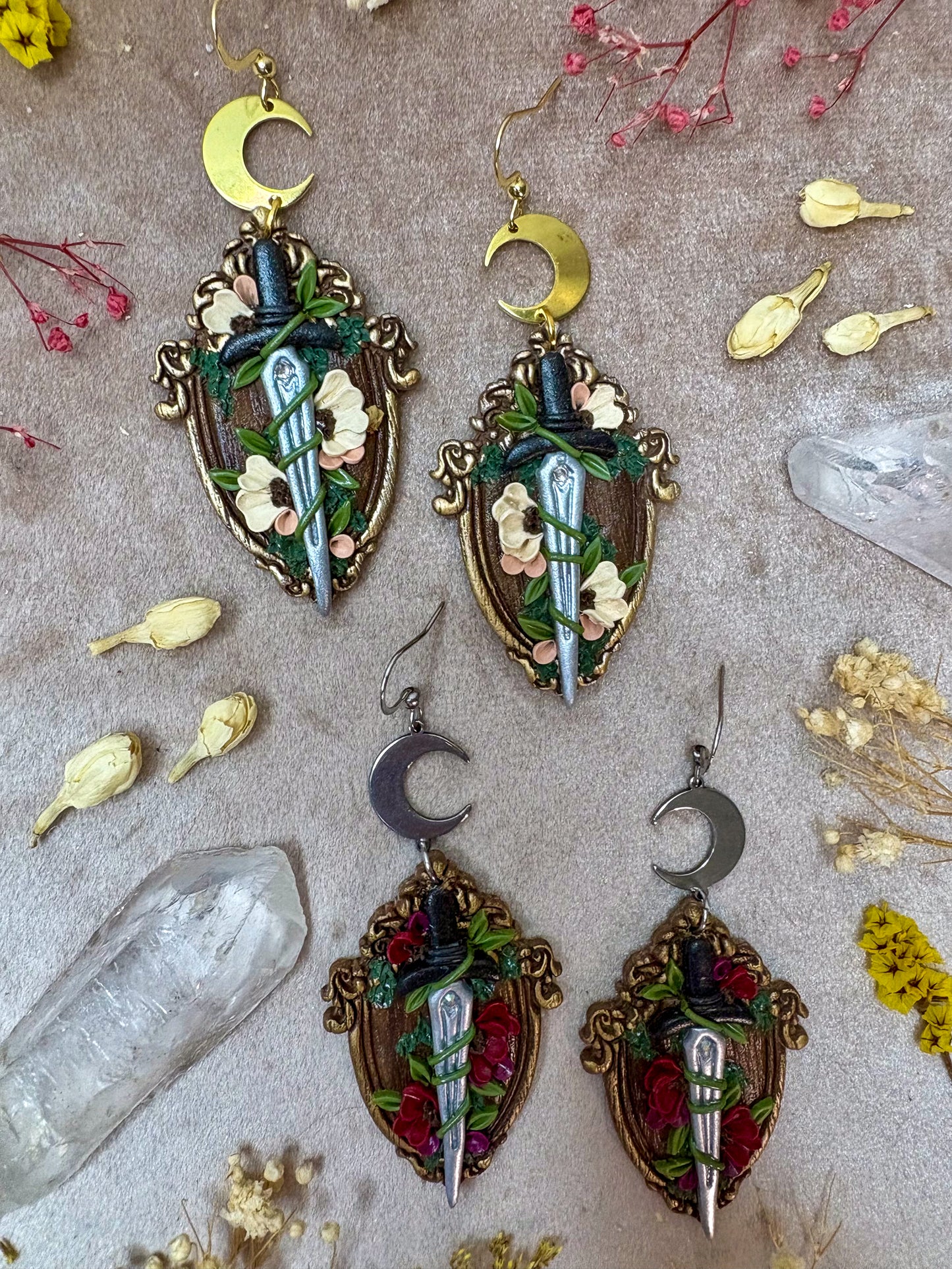 Gold Frame Floral Sword Earrings