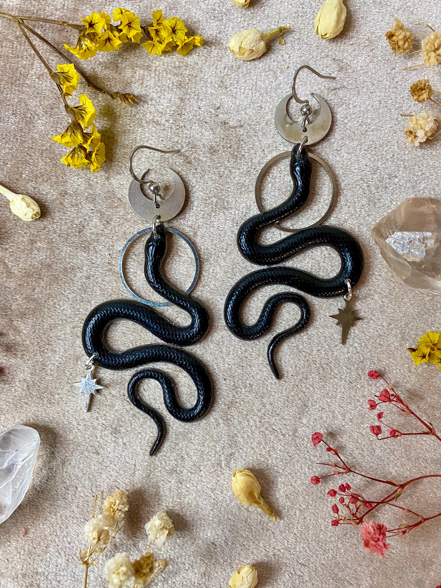 Silver Black Ess Snake Earrings