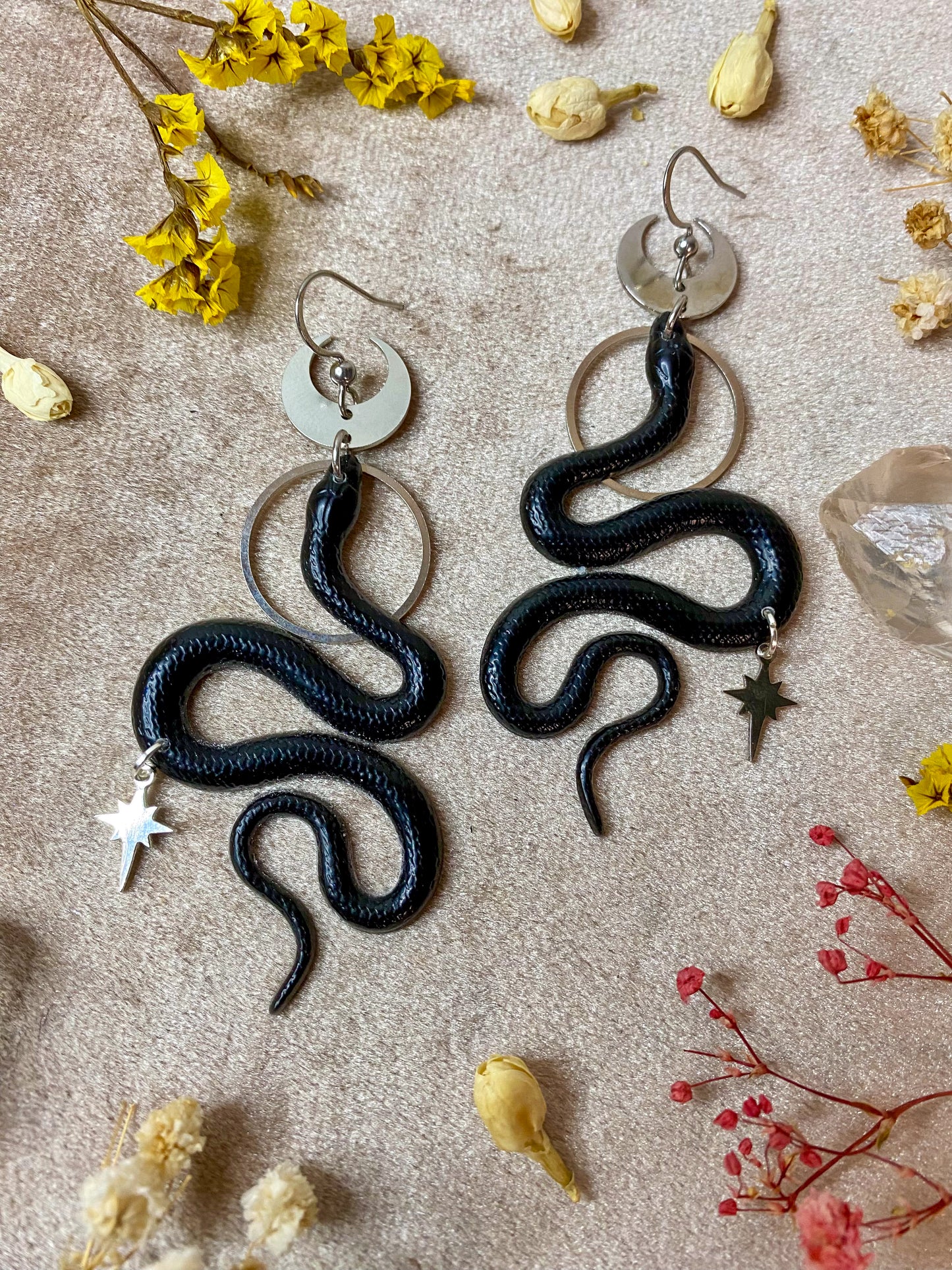 Silver Black Ess Snake Earrings