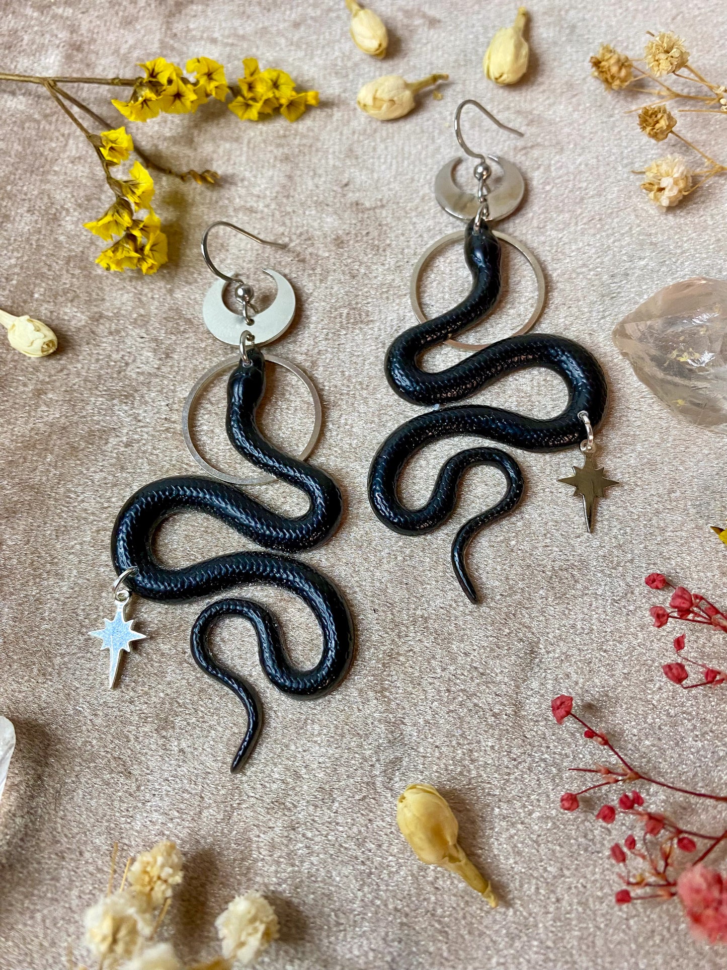 Silver Black Ess Snake Earrings