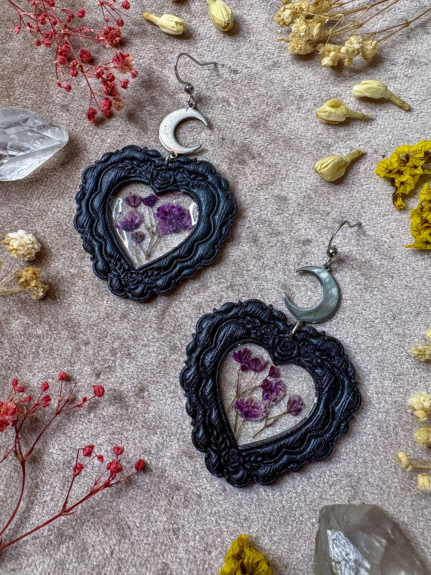 Black Vintage Heart Frame Earrings