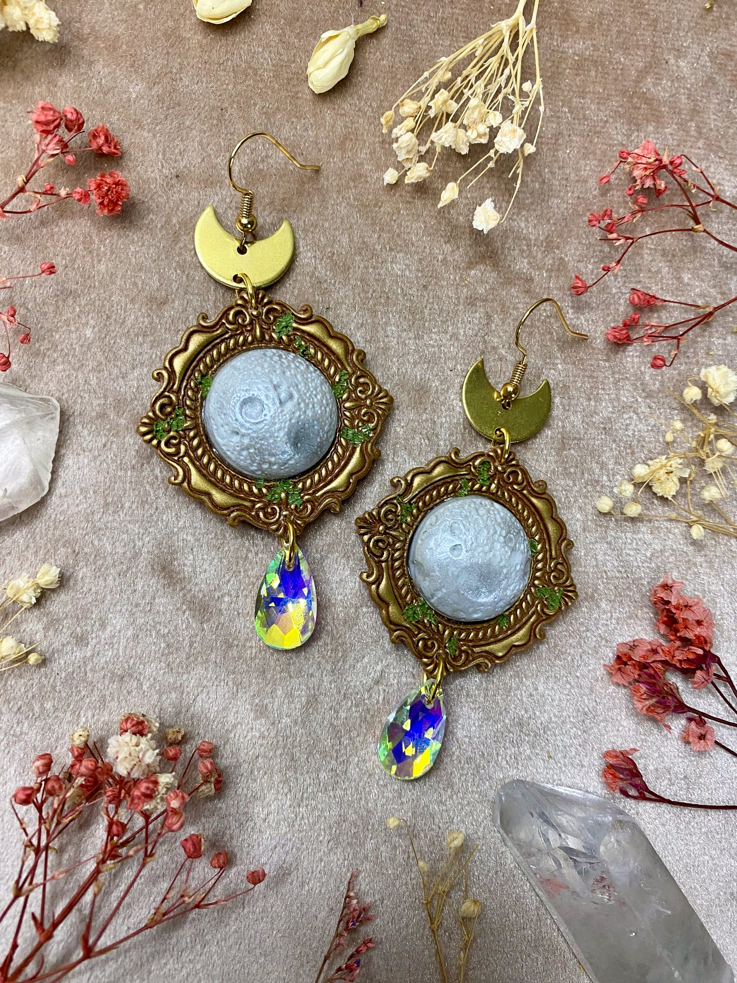 Gold Vintage Moon Frame Earrings