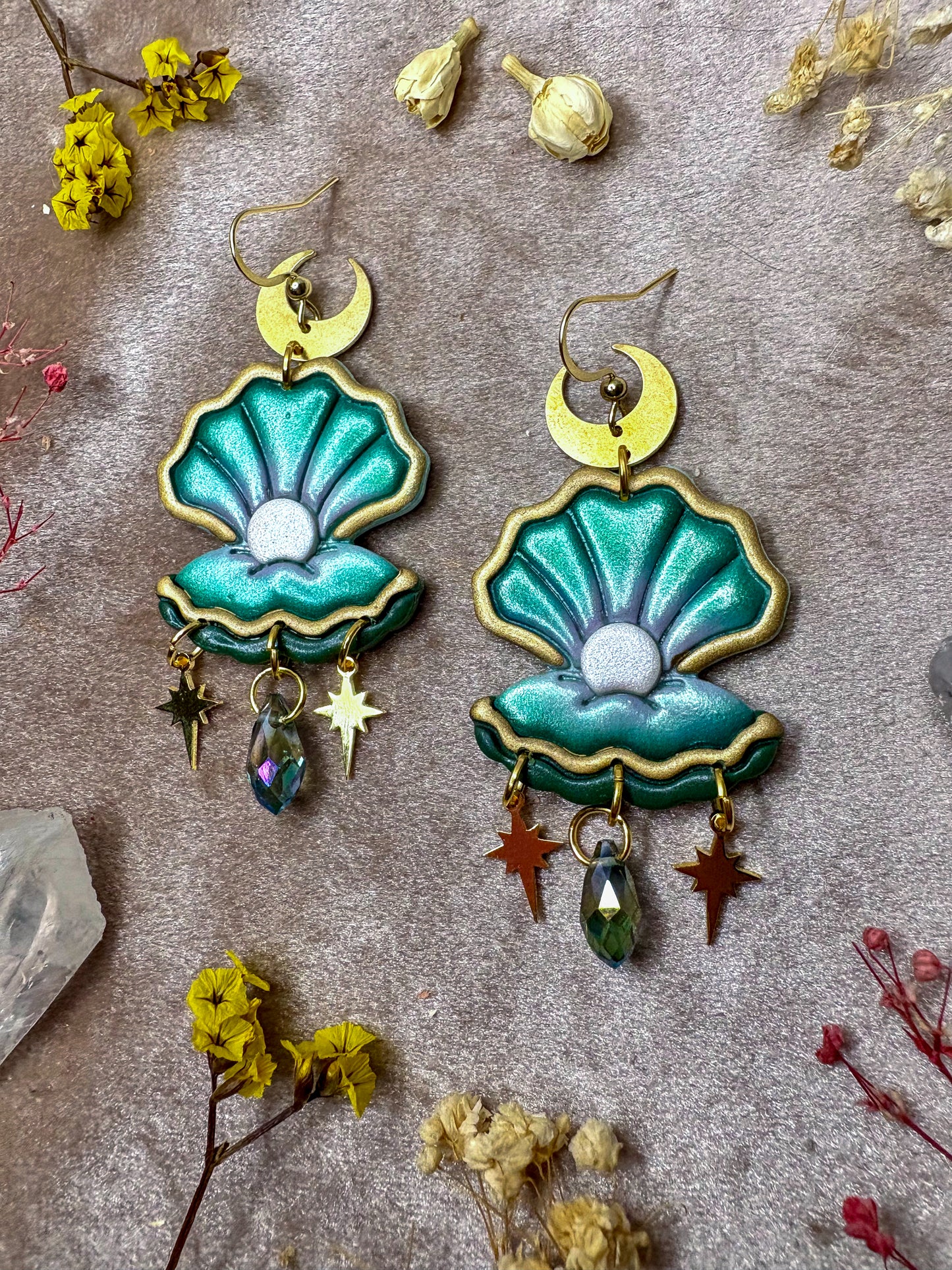 Open Clam Shell with Pearl Earrings