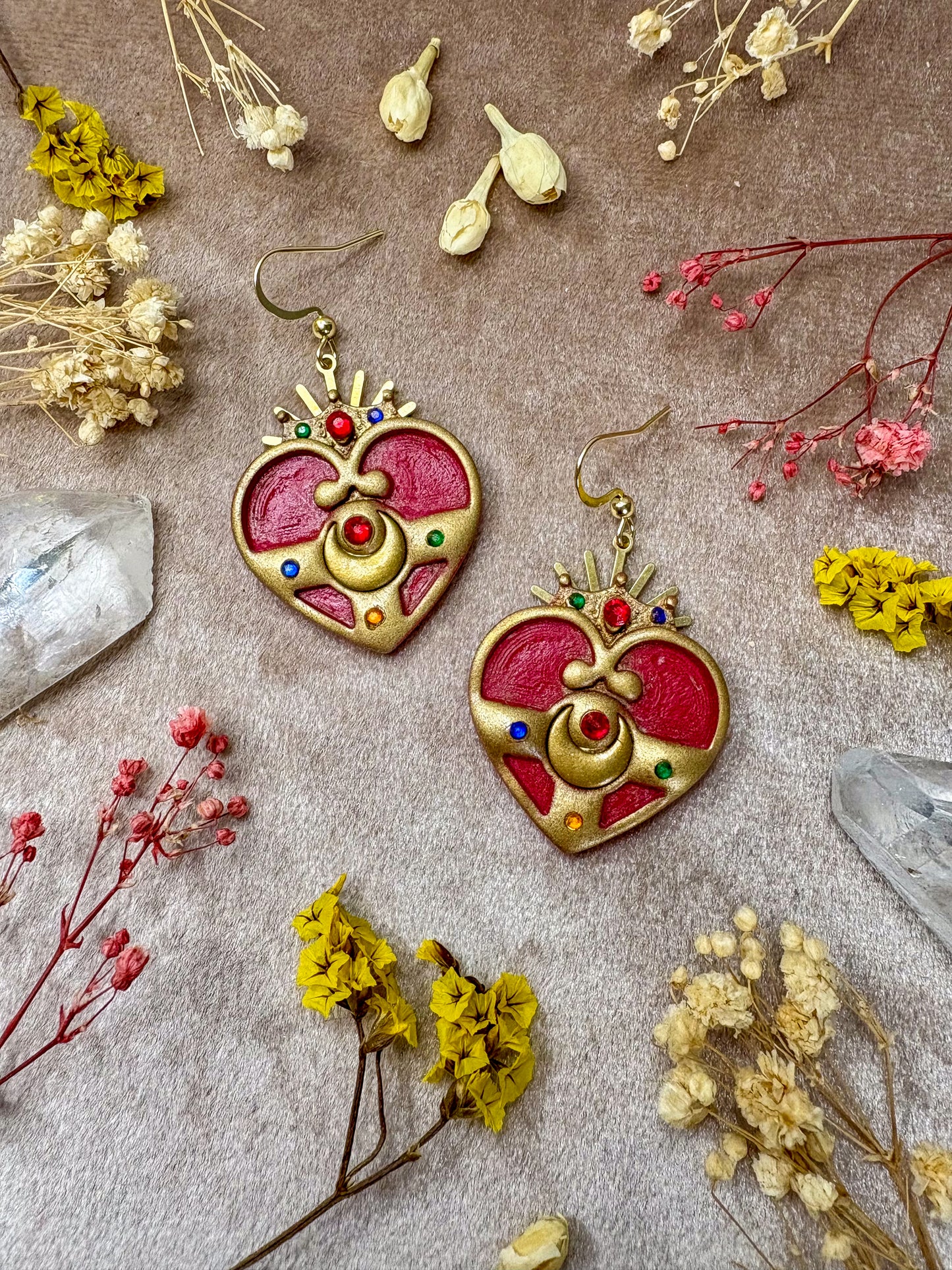 Crowned Heart Compact Earrings