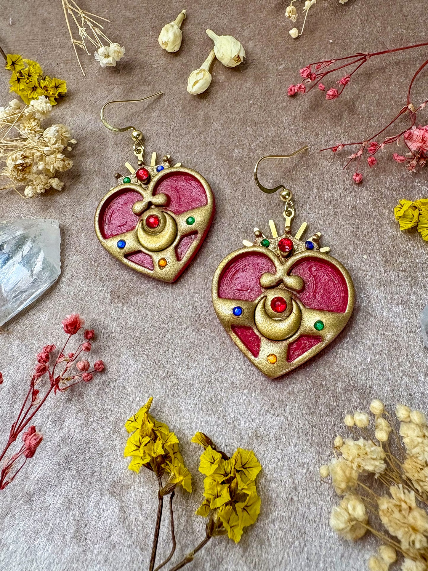 Crowned Heart Compact Earrings