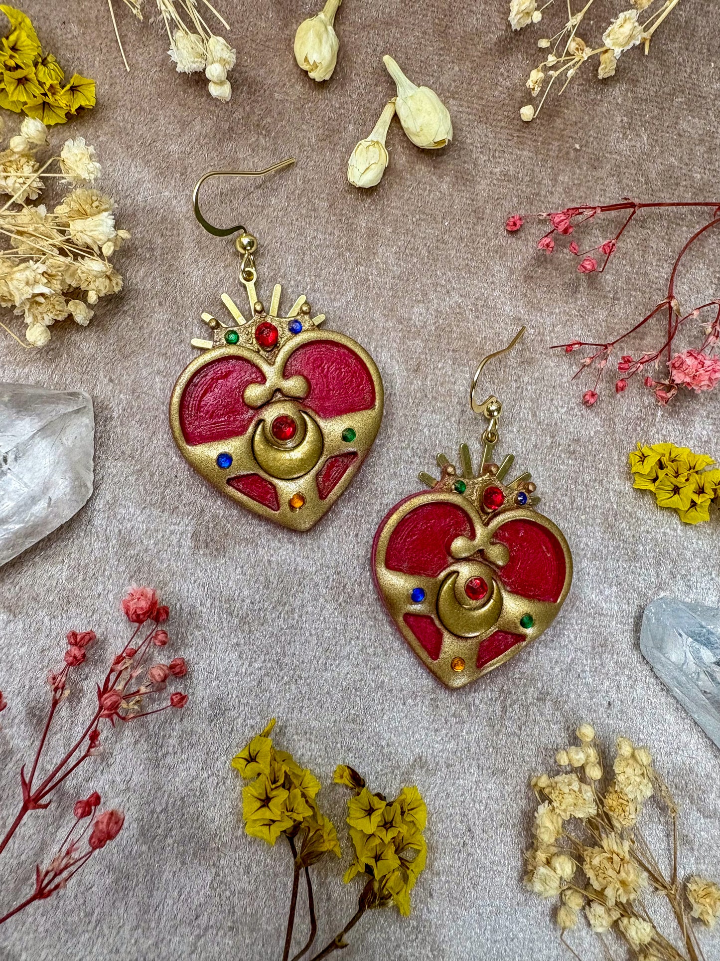 Crowned Heart Compact Earrings