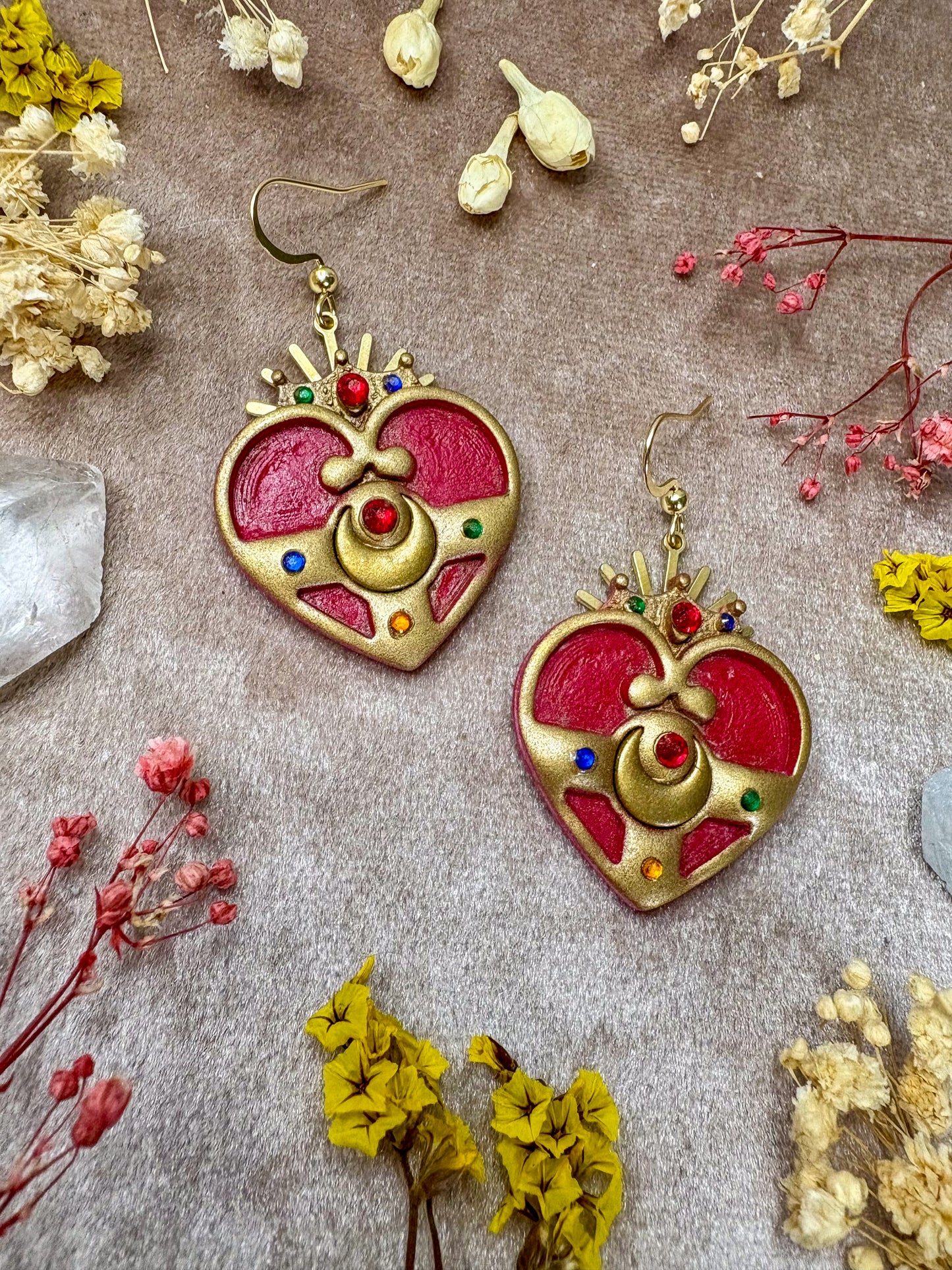 Crowned Heart Compact Earrings