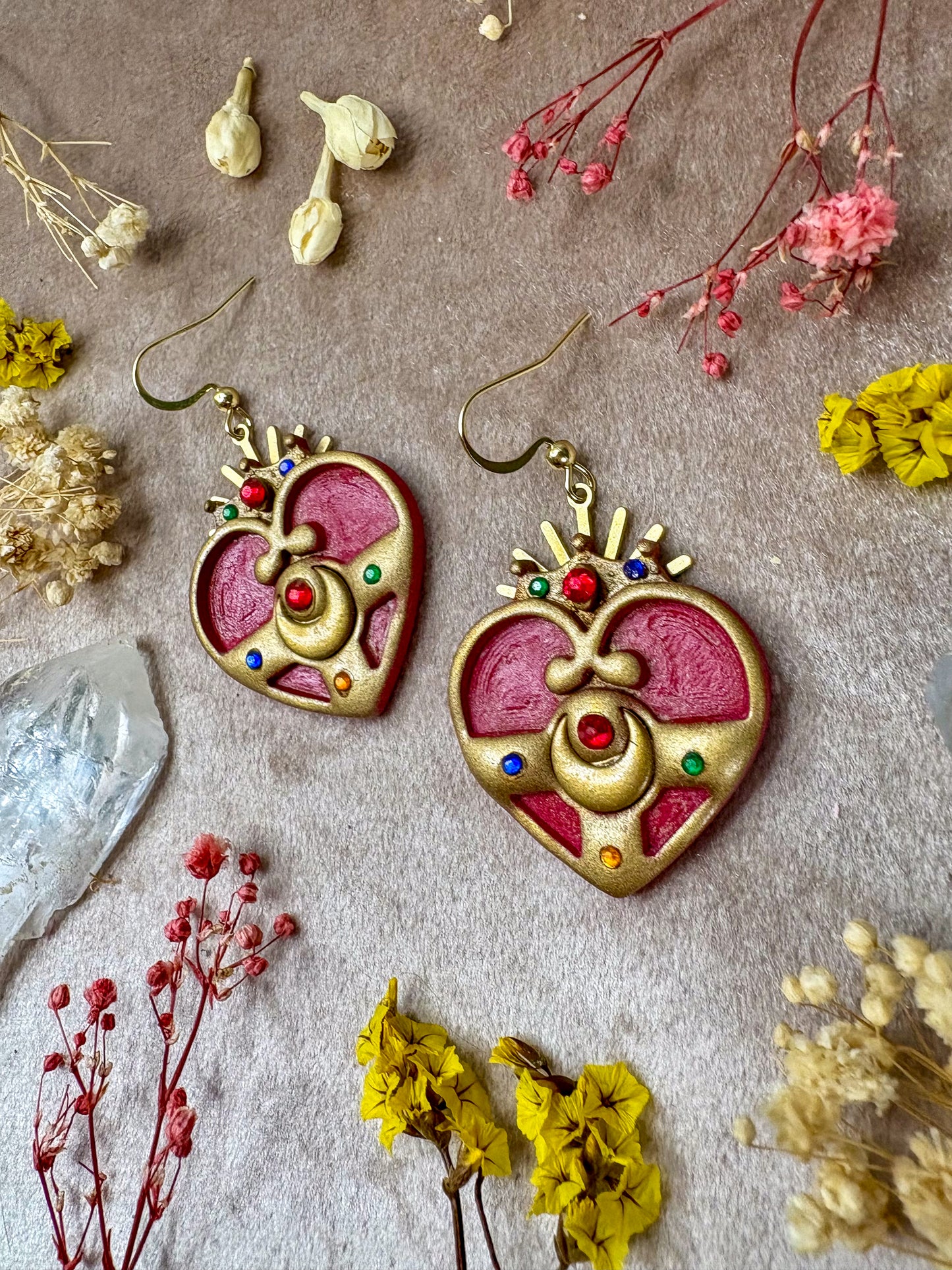Crowned Heart Compact Earrings