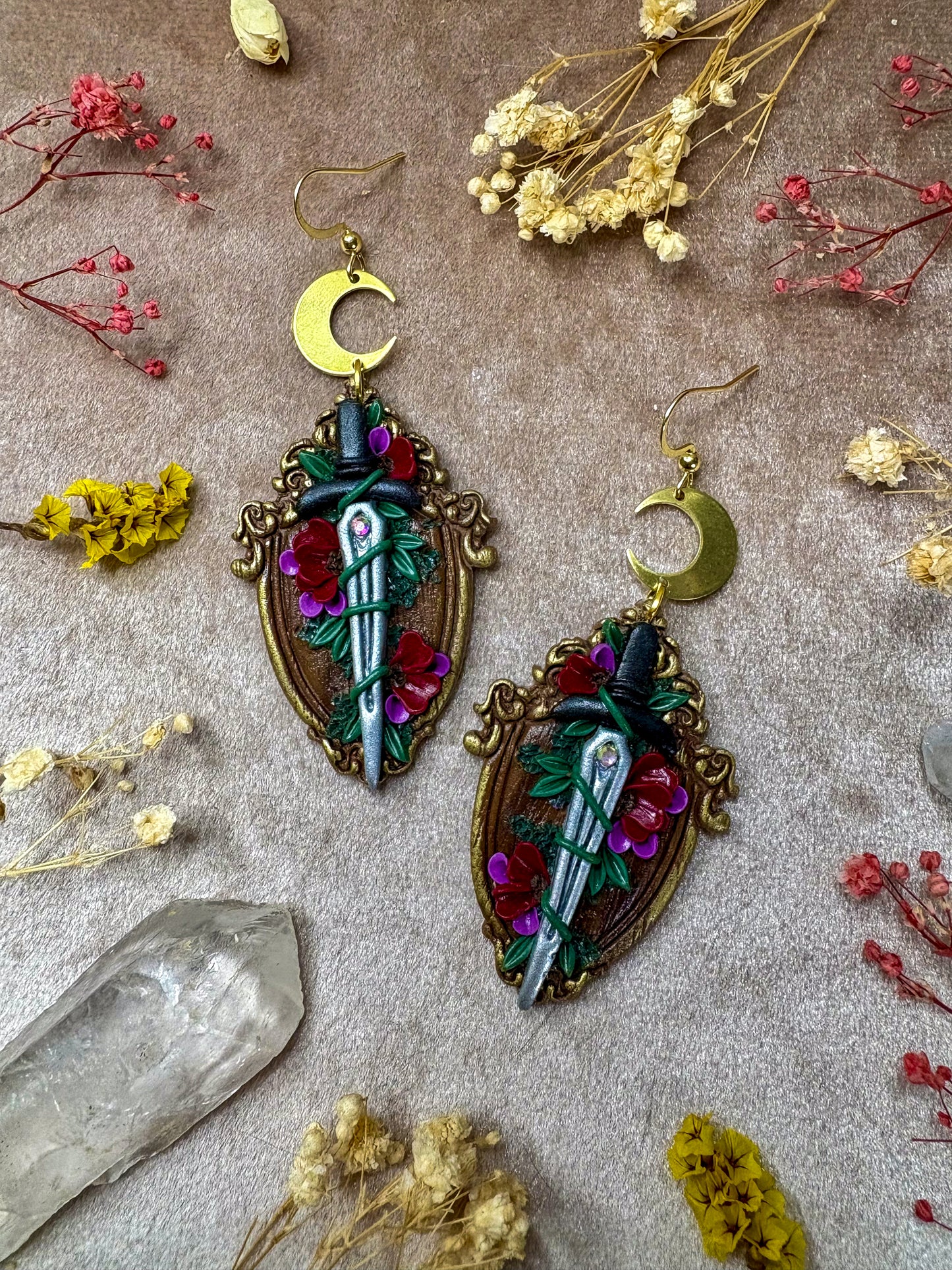 Floral Sword Frame Earrings (Gold)
