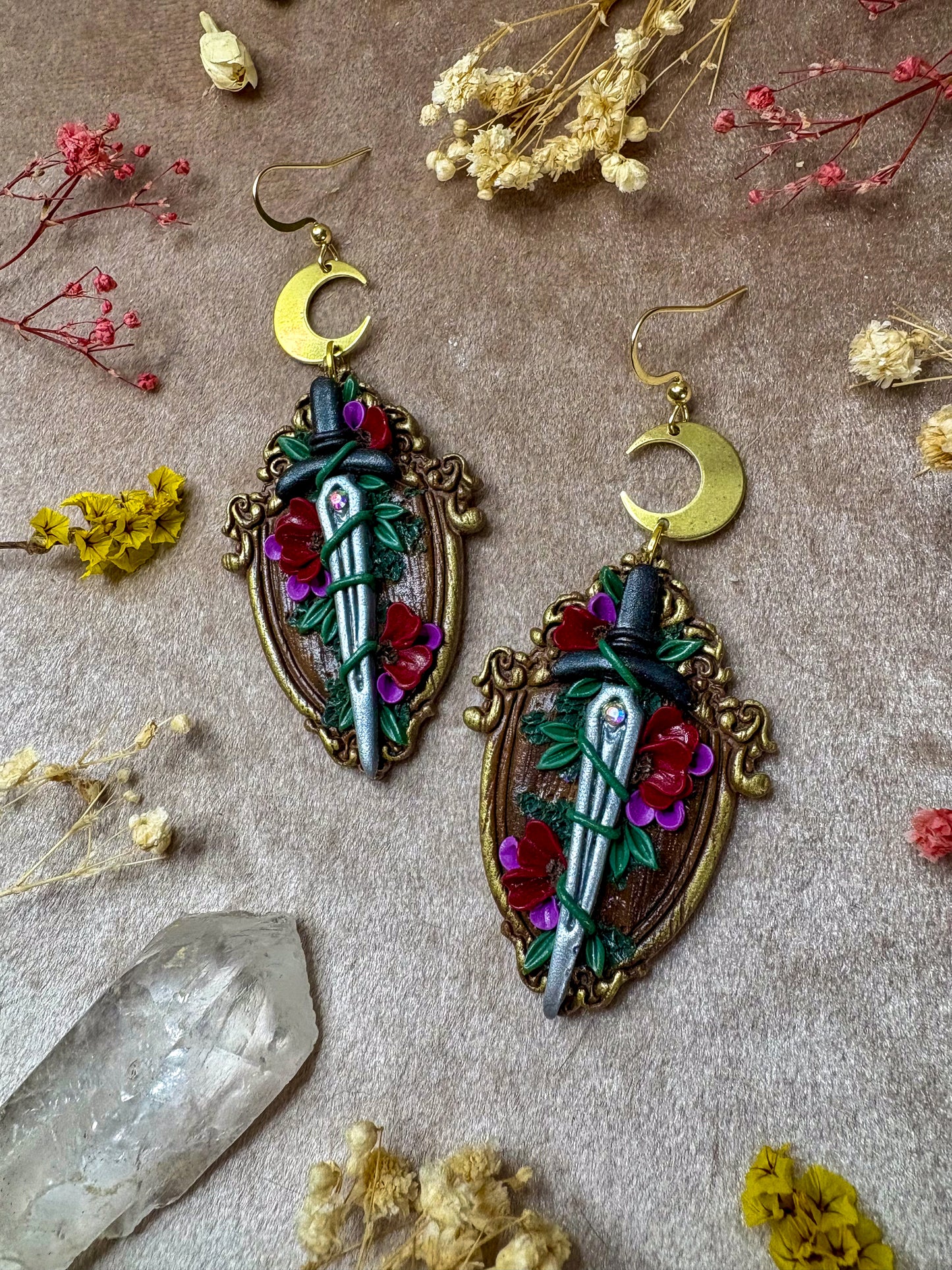 Floral Sword Frame Earrings (Gold)