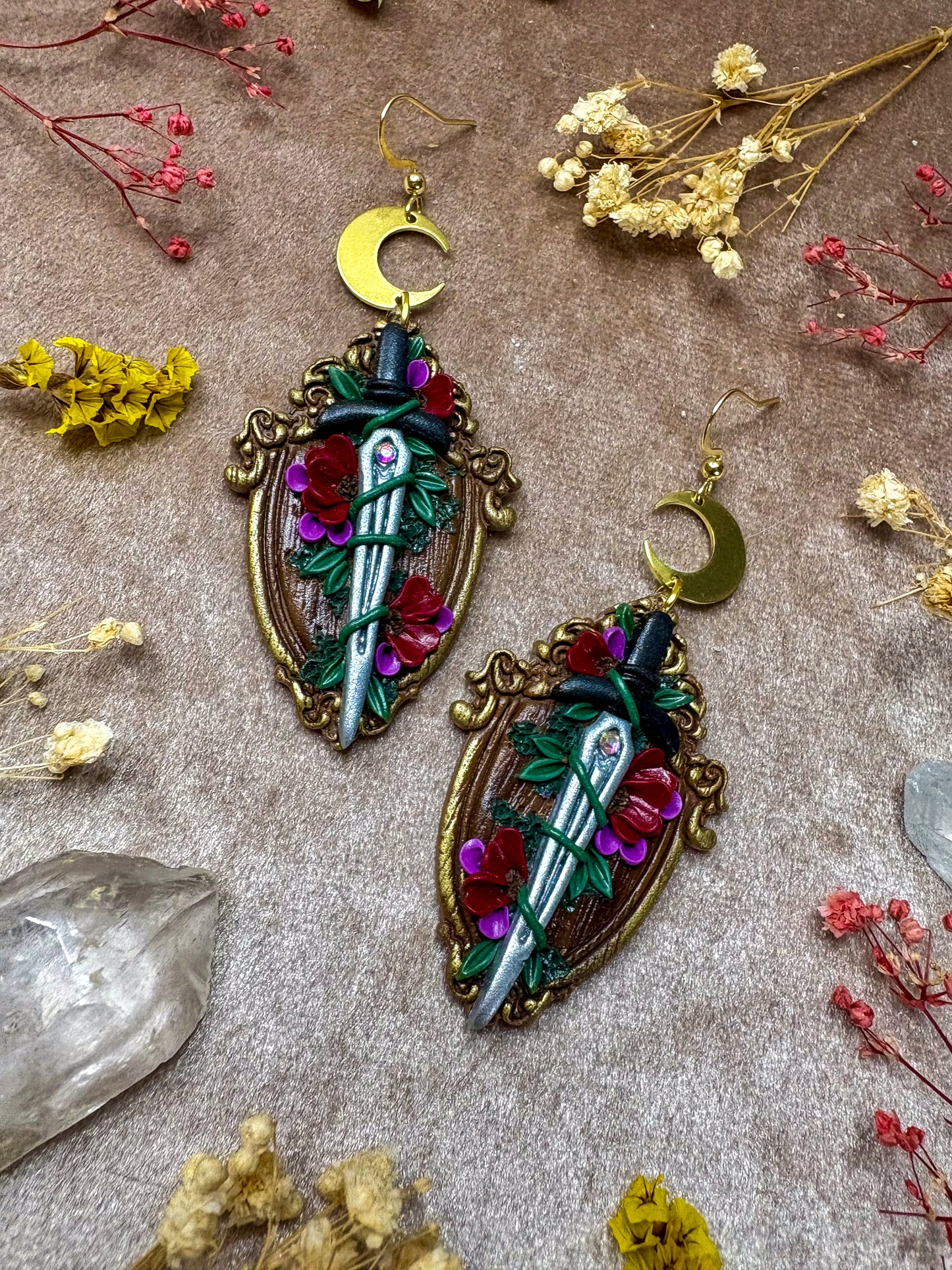 Floral Sword Frame Earrings (Gold)