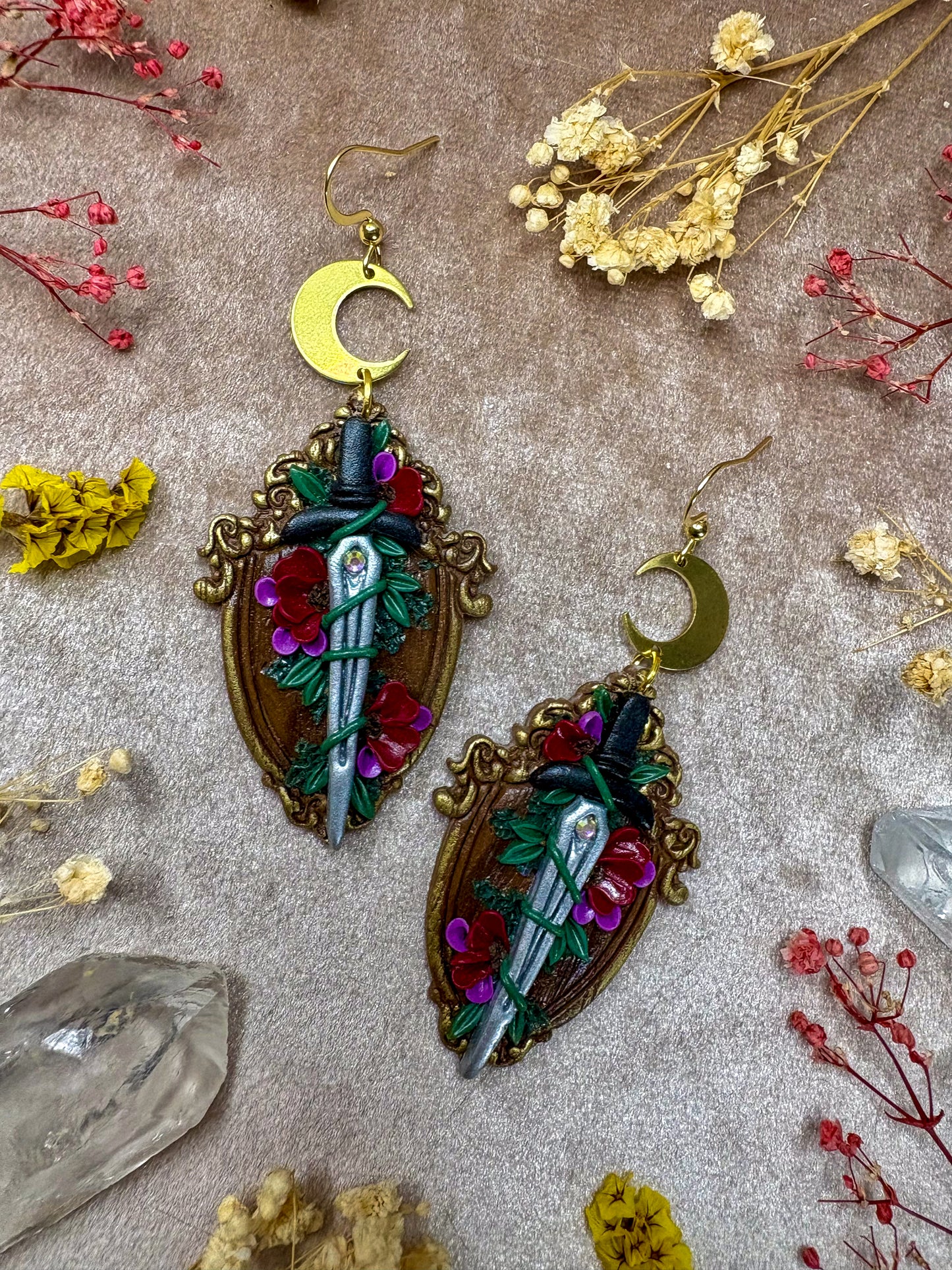 Floral Sword Frame Earrings (Gold)