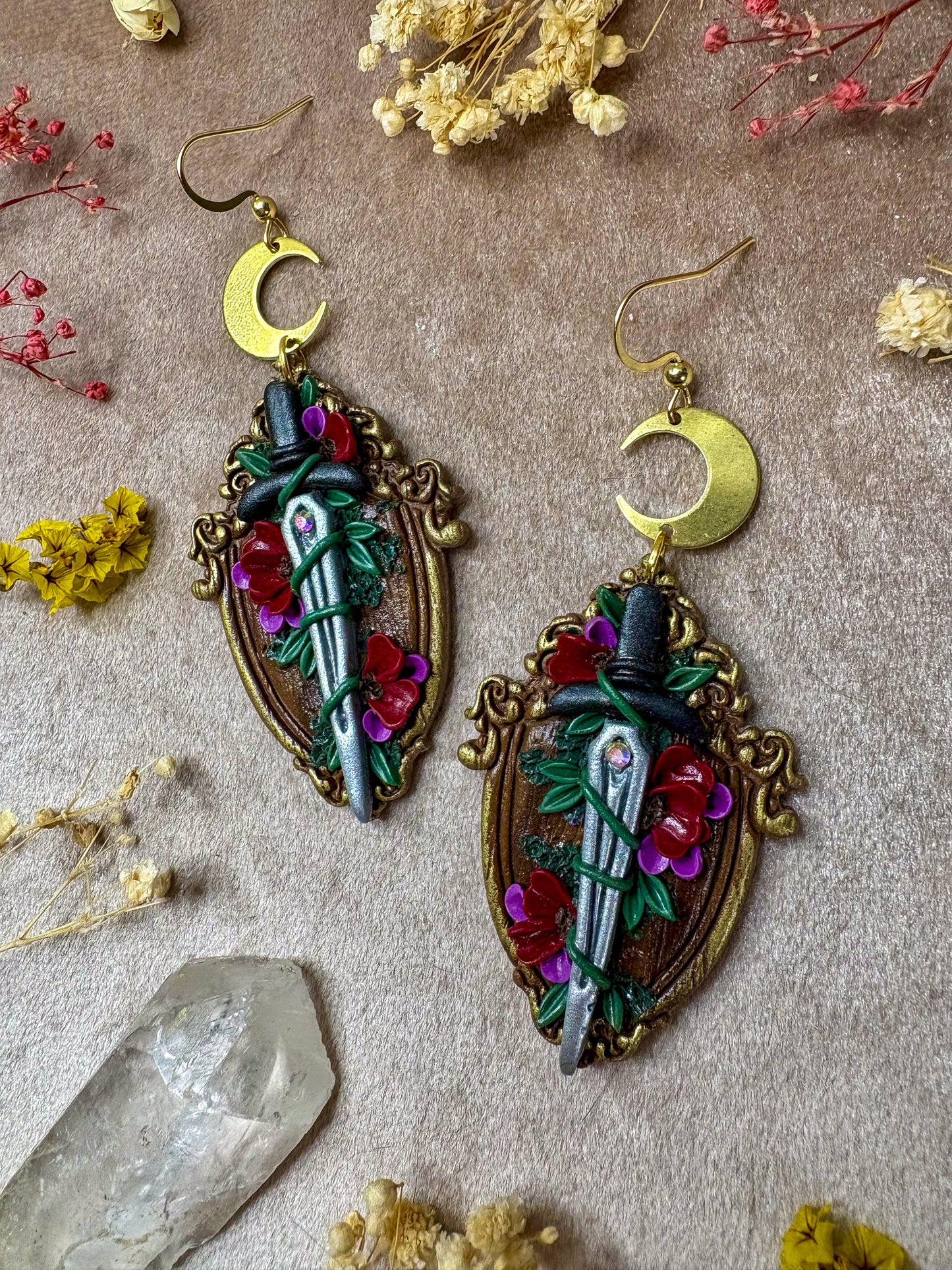 Floral Sword Frame Earrings (Gold)