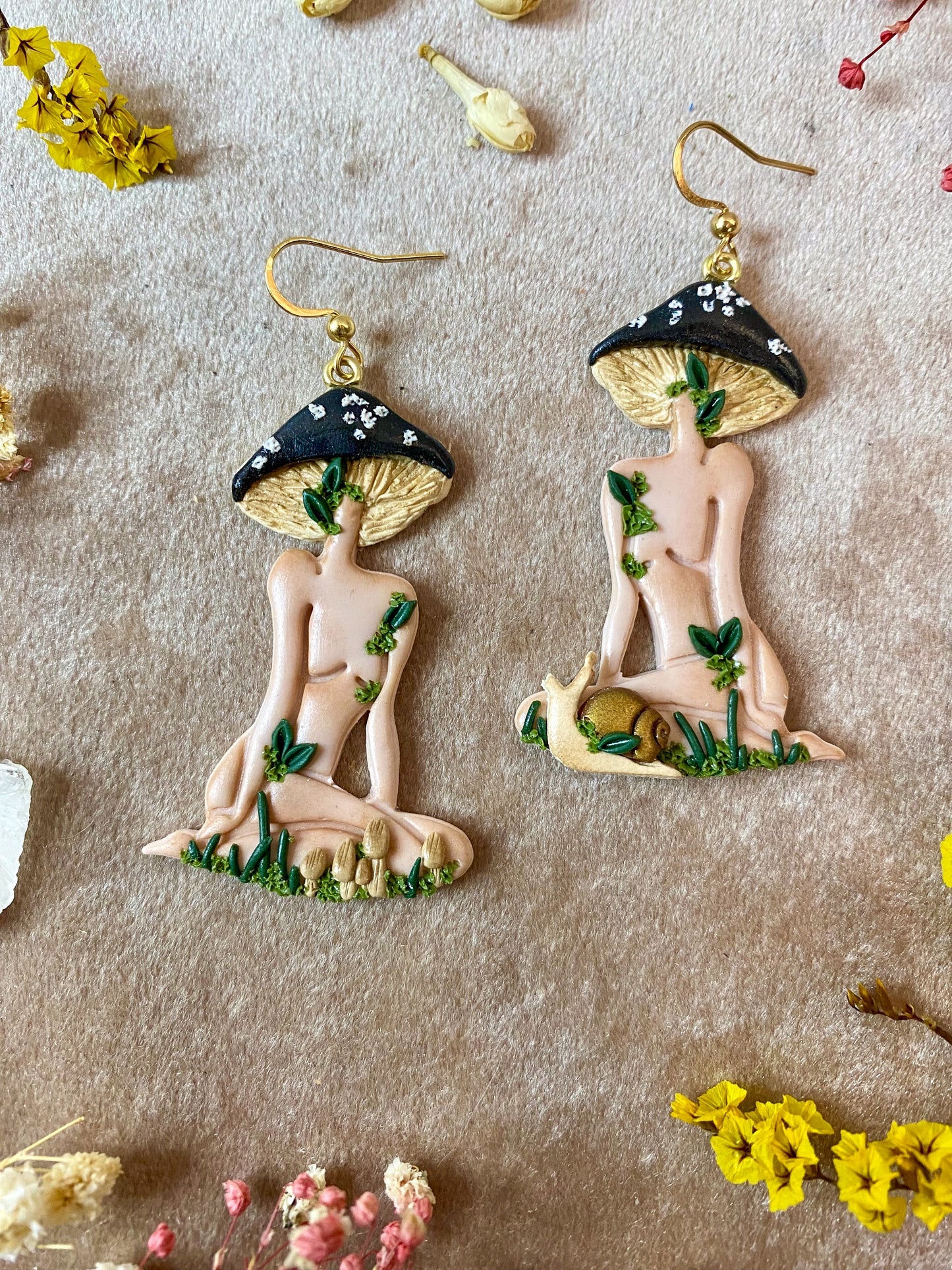 Black Cap Kneeling Mushroom Lady Earrings