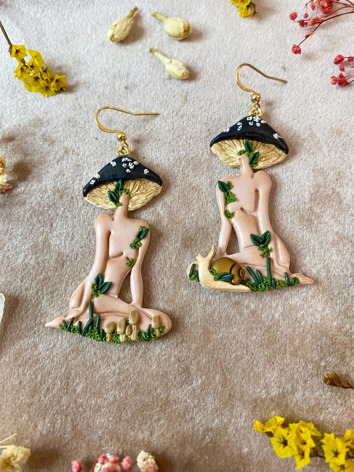 Black Cap Kneeling Mushroom Lady Earrings