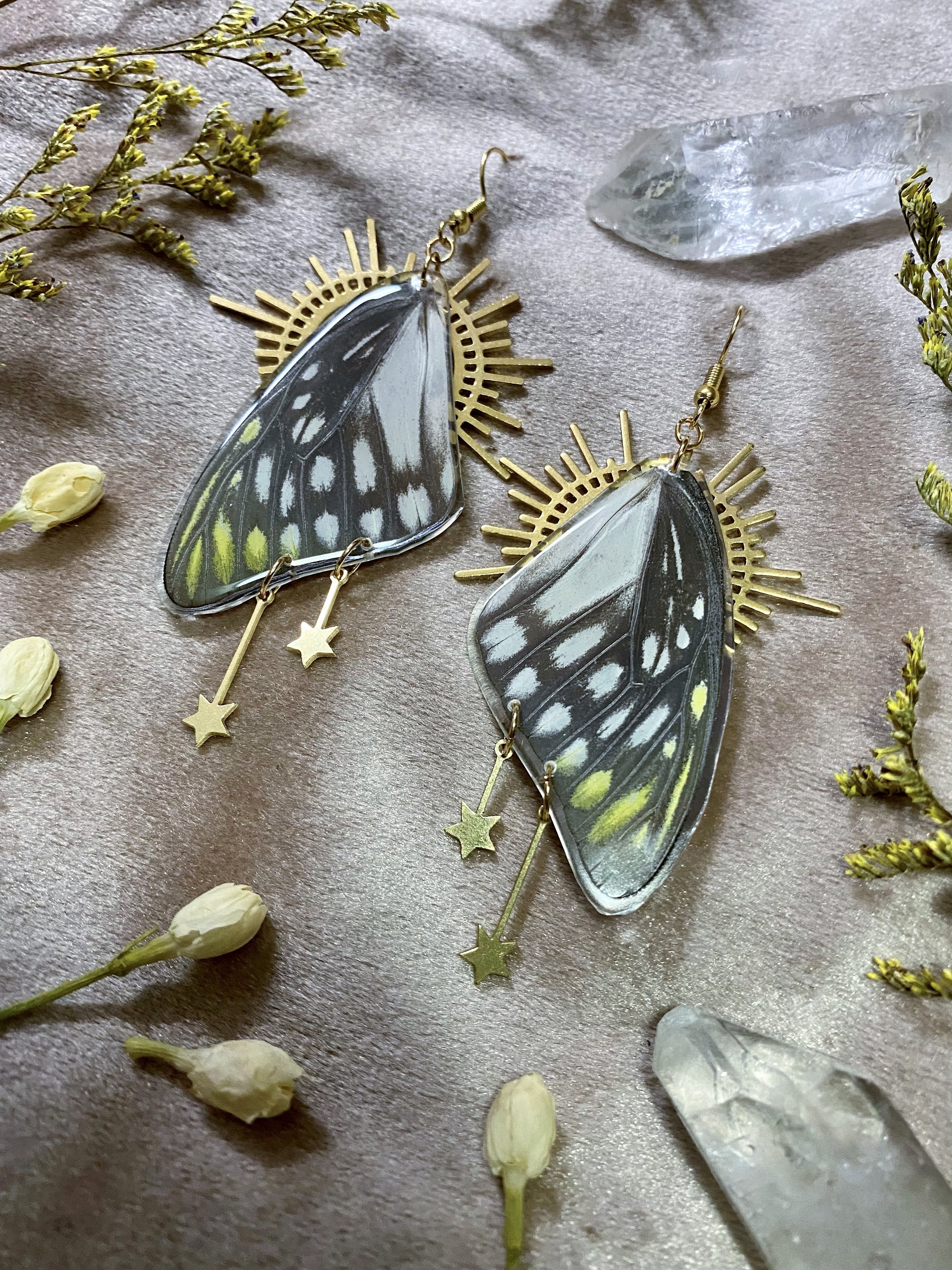 Spotted sawtooth yellow butterfly earrings